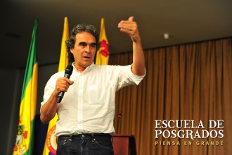 Sergio Fajardo en la Escuela de Posgrados