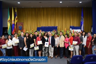 Ceremonia de entrega de certificados a nuestros Docentes Uniautónomos