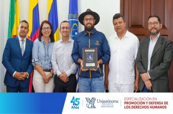 Uniautónoma del Cauca Recibe el Escudo de Armas de la Escuela Superior de Guerra en el Marco del Segundo Foro de Derechos Humanos y Cultura de Paz